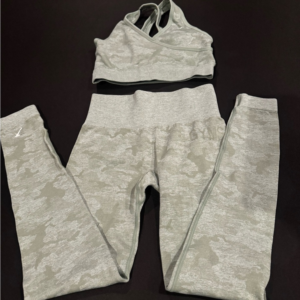 Gymshark Camo Seamless Sage Green Set XS | High Waisted Leggings & Sports Bra